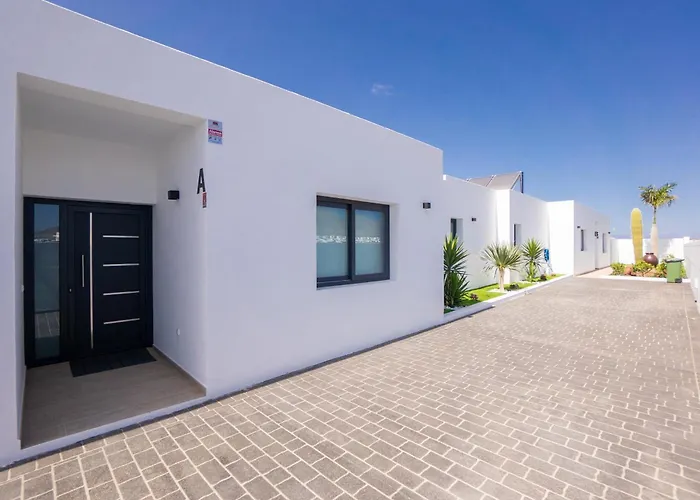 Sea Breeze Villas Lapa And Claca